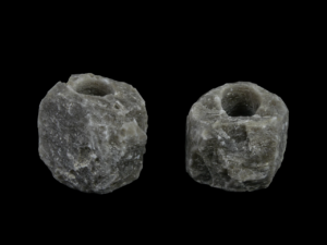 2x Windlicht / Teelichthalter Himalaya-Salzstein - SCHWARZ - Mittel 0,6-1 kg - ca. 9x9x8cm
