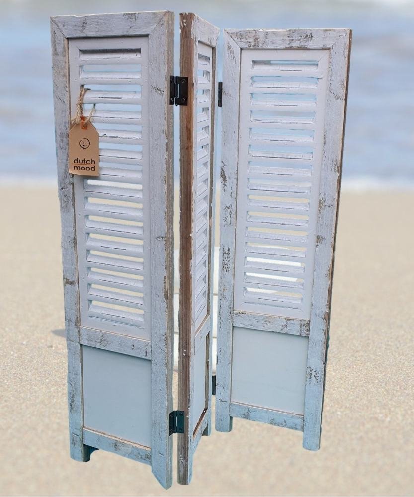 Fensterladen weiß 70 cm mit Strand im Hintergrund